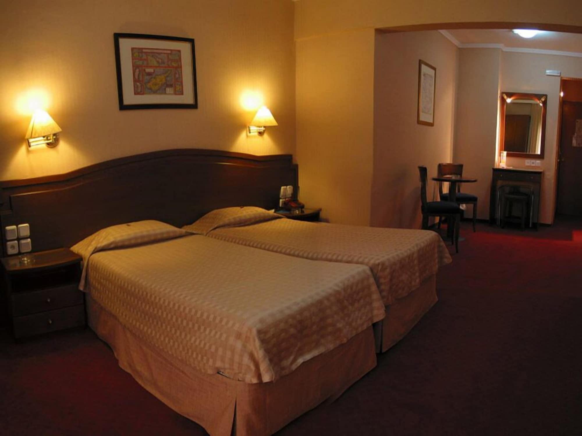 Vergina Hotel Tesalonika Bagian luar foto